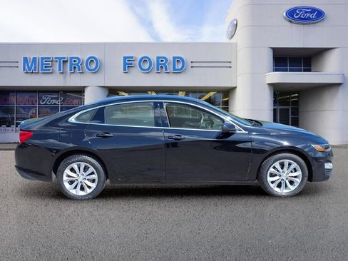 Used 2024 Chevrolet Malibu LT FWD image 2