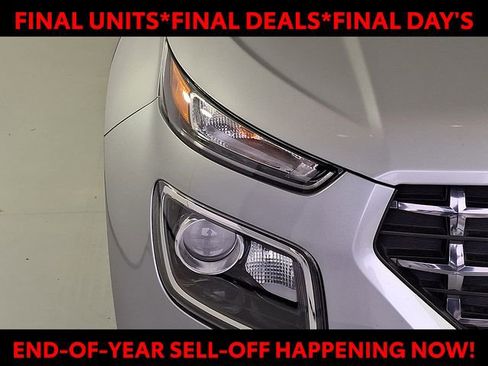 Certified 2024 Hyundai Venue SEL image 10