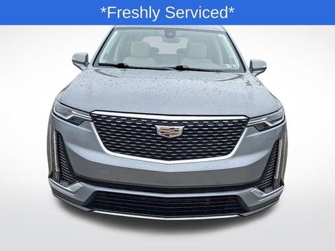 Used 2023 Cadillac XT6 Premium Luxury image 2