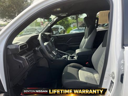 Used 2025 Toyota 4Runner TRD Off-Road AWD/4WD image 11