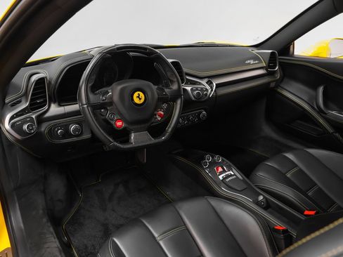 Used 2010 Ferrari 458 Italia Coupe RWD image 68
