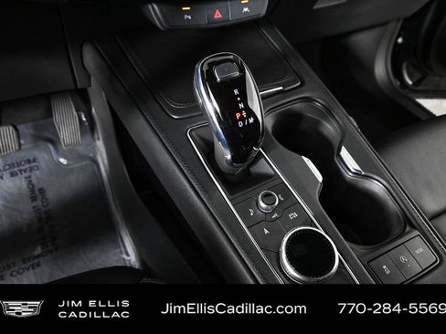 Certified 2025 Cadillac XT4 Premium Luxury image 17