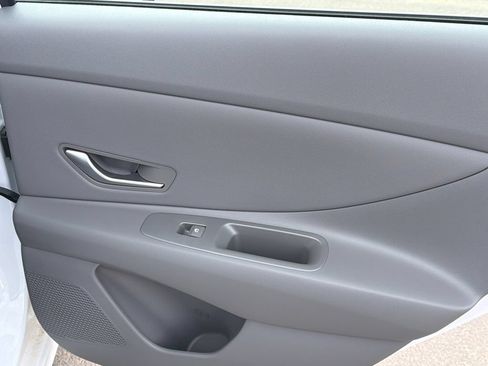 New 2026 Hyundai Elantra SEL Sport FWD image 17