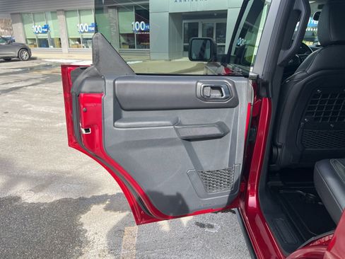 New 2025 Ford Bronco Badlands image 13