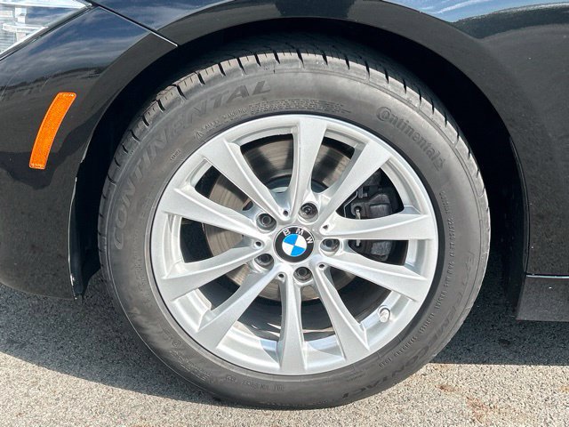 Used 2018 BMW 320i xDrive Sedan AWD/4WD image 12