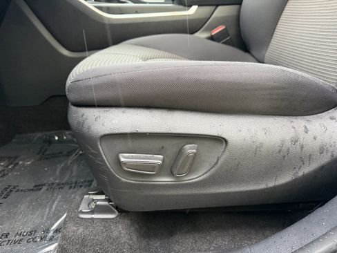 Used 2024 Toyota Highlander LE image 13