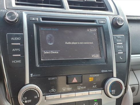 Used 2014 Toyota Camry LE image 7