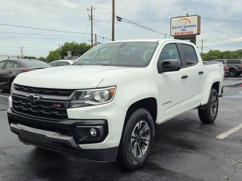 Used 2022 Chevrolet Colorado Z71 AWD/4WD image 2