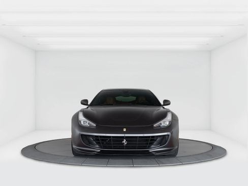 Used 2018 Ferrari GTC4Lusso AWD/4WD image 8