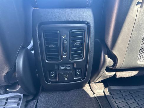 Used 2023 Dodge Durango R/T w/ Tow 'N Go Package AWD/4WD image 15