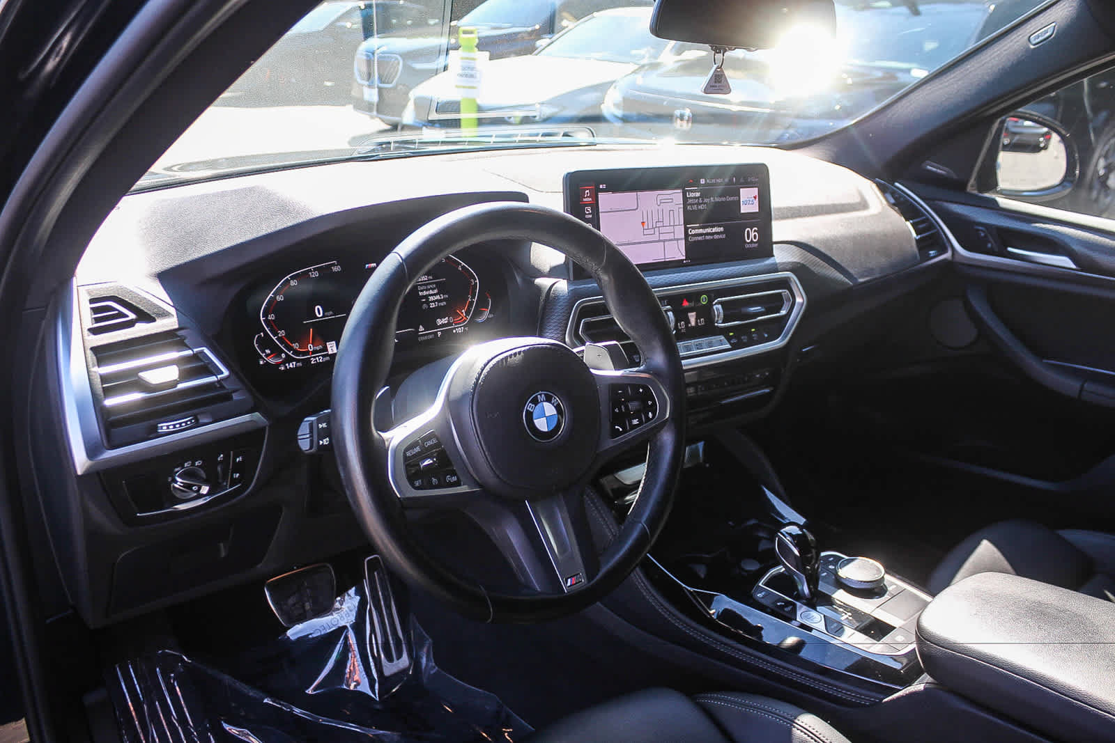 Used 2024 BMW X4 xDrive30i w/ M Sport Package AWD/4WD image 16
