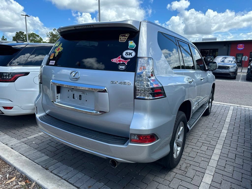 Used 2016 Lexus GX 460 w/ Preferred Accessory Package AWD/4WD image 4