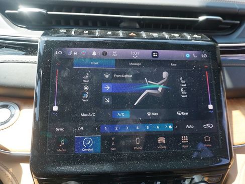 Used 2022 Jeep Grand Cherokee Summit AWD/4WD image 10