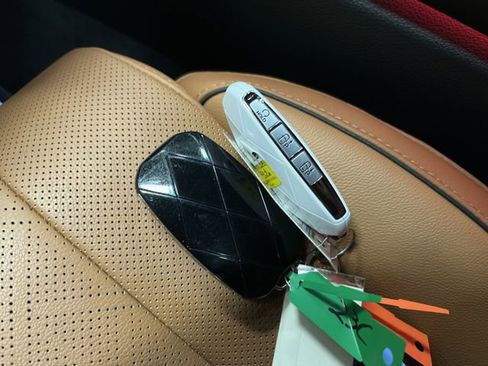 Used 2025 Genesis GV80 3.5T Advanced image 29