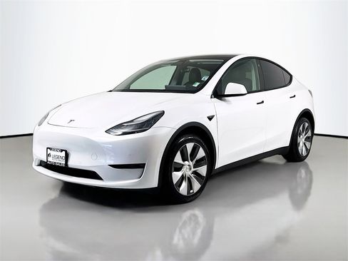 Used 2021 Tesla Model Y Long Range image 1