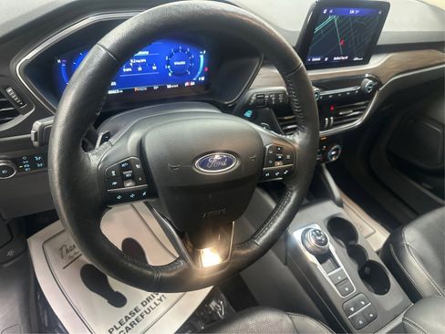 Used 2020 Ford Escape Titanium image 27