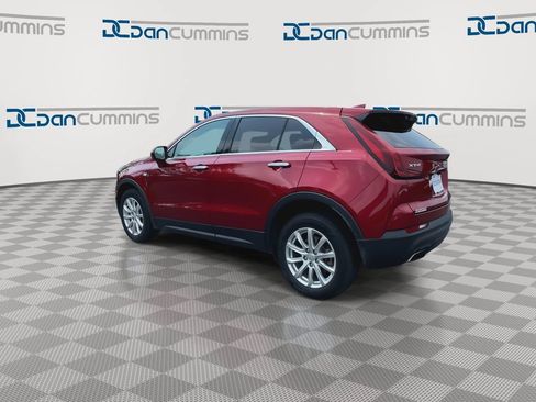 Used 2021 Cadillac XT4 Luxury w/ Cold Weather Package FWD image 6