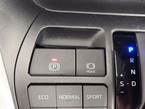 Used 2025 Toyota RAV4 LE AWD/4WD image 26