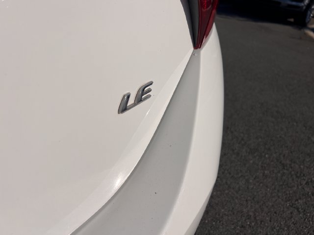 Used 2017 Toyota Corolla LE w/ Carpet Mat Package (TMS) FWD image 30