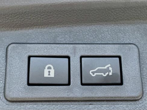 Used 2025 Subaru Outback Premium AWD/4WD image 33
