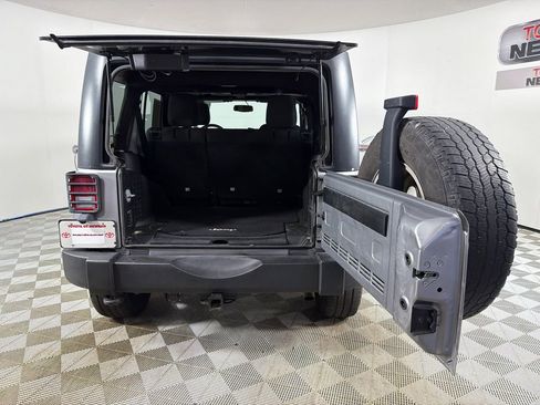 Used 2017 Jeep Wrangler Unlimited Sport w/ Quick Order Package 24S AWD/4WD image 18