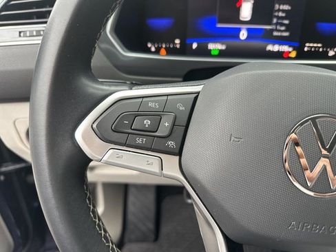 Used 2022 Volkswagen Tiguan SE image 15