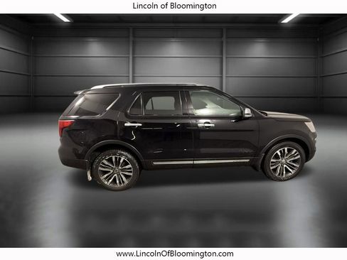 Used 2017 Ford Explorer Platinum image 28