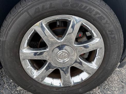 Used 2010 Buick Enclave CXL w/ Trailering Provision Package FWD image 30