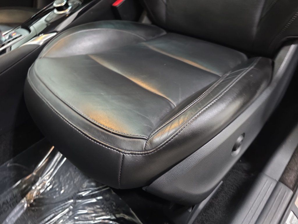 Used 2017 INFINITI QX30 Premium w/ Navigation Package AWD/4WD image 28