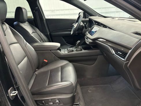 Used 2023 Cadillac XT4 Sport image 32
