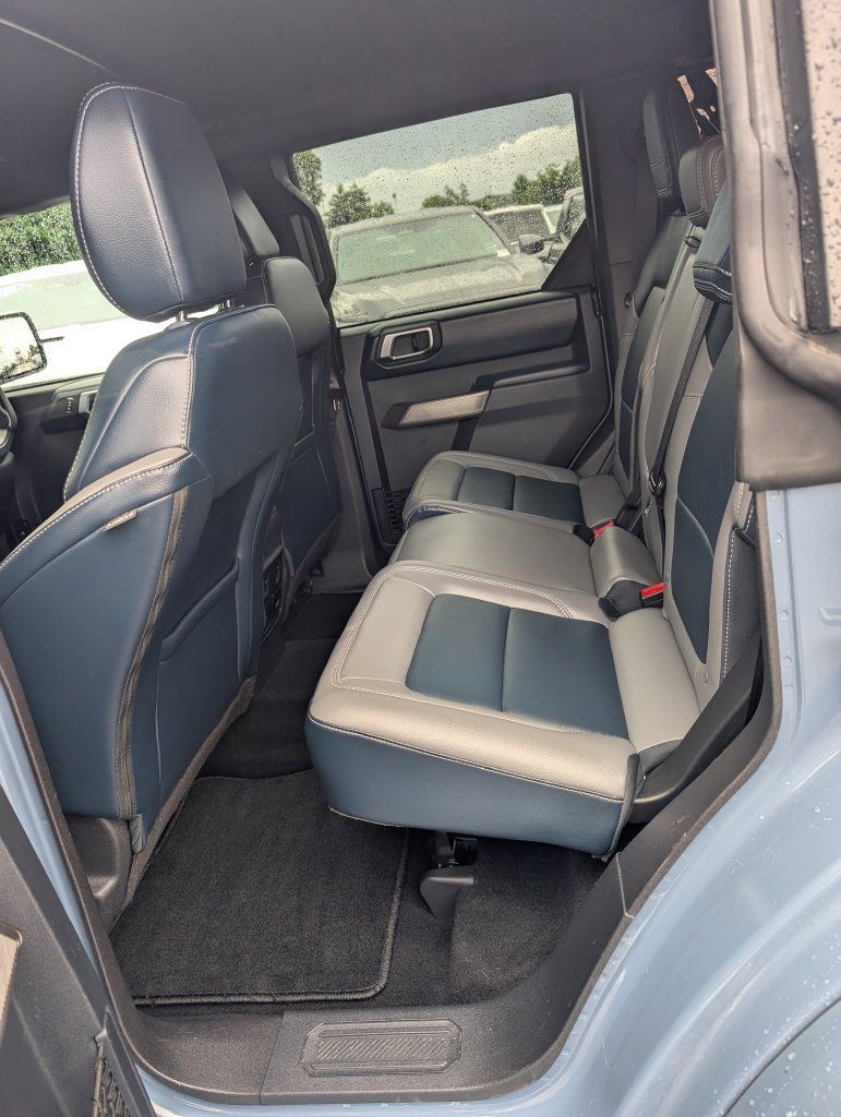 Used 2023 Ford Bronco Outer Banks AWD/4WD image 17