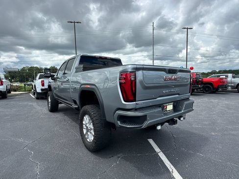 Used 2024 GMC Sierra 2500 Denali w/ Denali Reserve Package AWD/4WD image 8