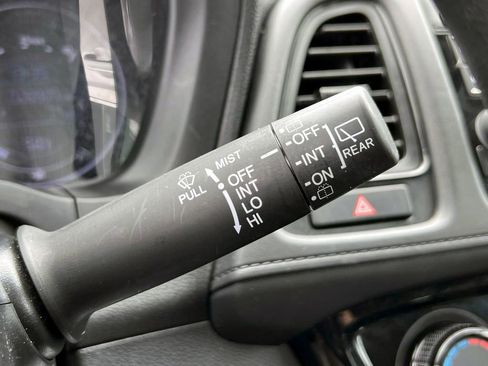 Used 2020 Honda HR-V LX image 23