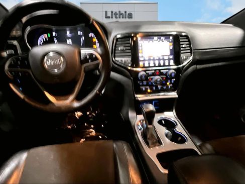 Used 2020 Jeep Grand Cherokee Altitude image 10