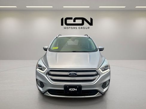 Used 2017 Ford Escape Titanium image 2