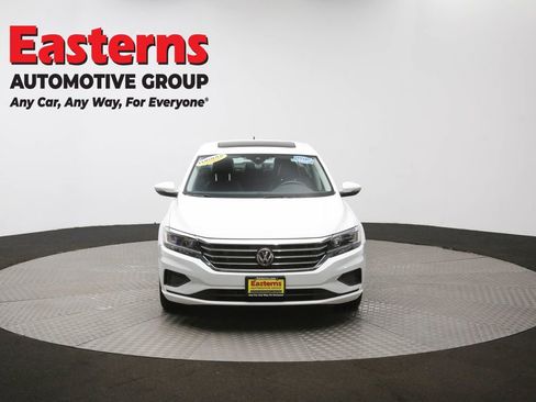 Used 2022 Volkswagen Passat 2.0T SE image 50