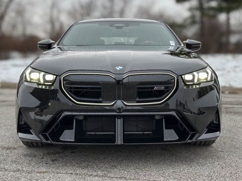 New 2026 BMW M5 Touring w/ Executive Package image 2
