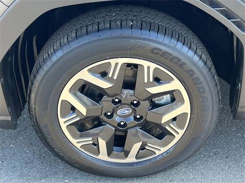 Certified 2025 Subaru Forester image 35