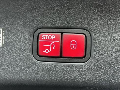 Certified 2024 Mercedes-Benz GLC 300 4MATIC image 25