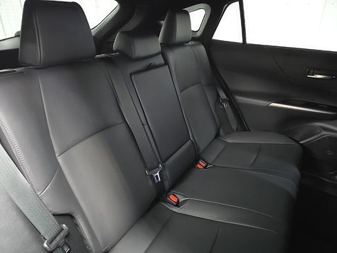 Used 2023 Toyota Venza XLE AWD/4WD image 16
