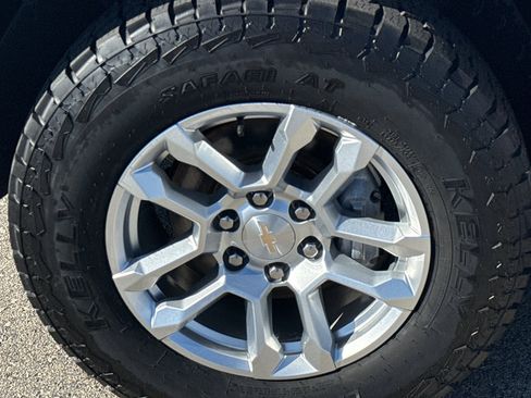 Used 2023 Chevrolet Silverado 1500 W/T w/ WT Value Package AWD/4WD image 10