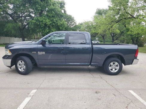 Used 2020 RAM 1500 Classic SLT image 3