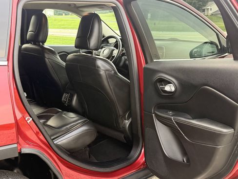 Used 2016 Jeep Cherokee Limited AWD/4WD image 27