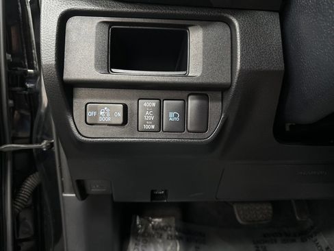 Used 2019 Toyota Tacoma TRD Sport image 36