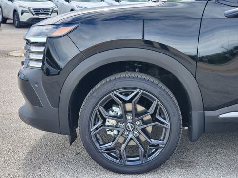 New 2025 Nissan Kicks SR image 5