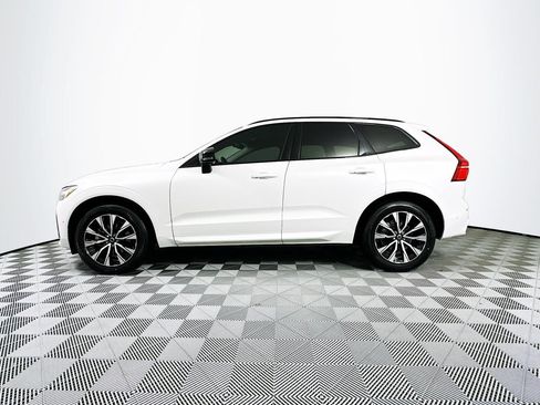 Used 2023 Volvo XC60 B5 Plus image 16
