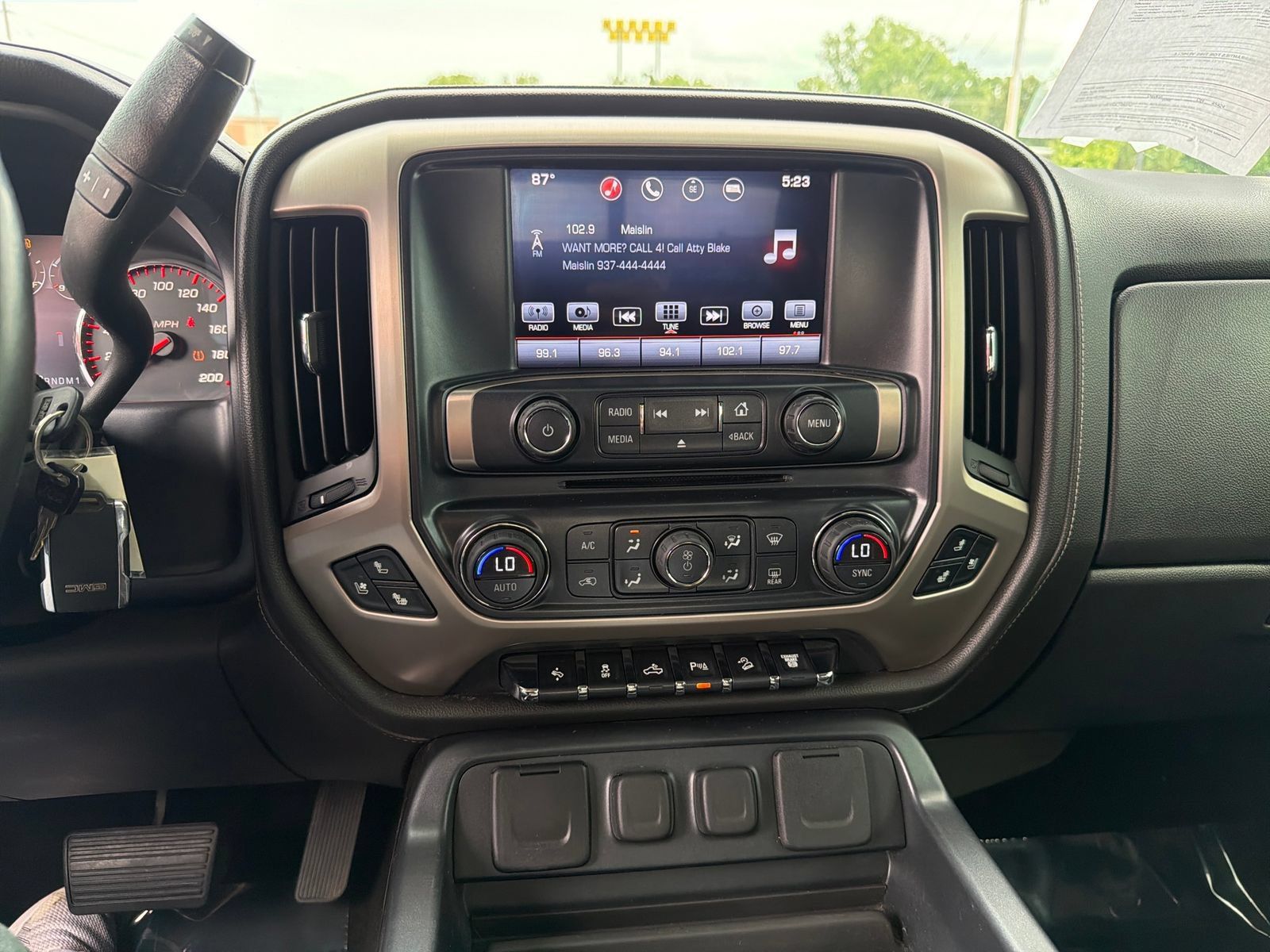Used 2016 GMC Sierra 2500 Denali w/ Suspension Package, Off-Road AWD/4WD image 21