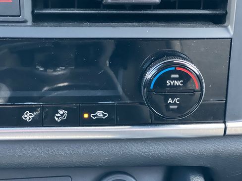 Used 2023 Nissan Rogue SV image 29