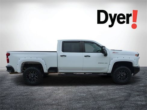 Used 2024 Chevrolet Silverado 2500 Custom w/ Custom Value Package image 2