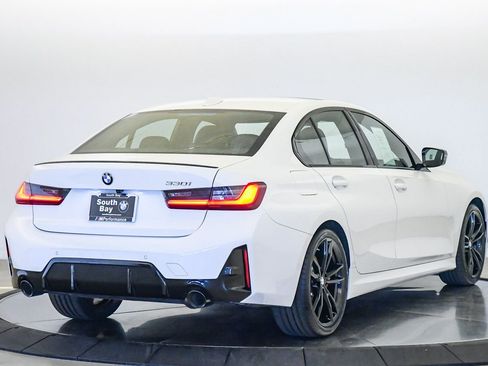 Certified 2023 BMW 330i Sedan w/ M Sport Package RWD image 5